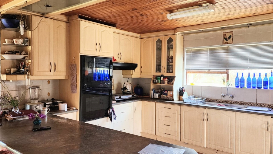 5 Bedroom Property for Sale in Uilenkraalsmond Western Cape